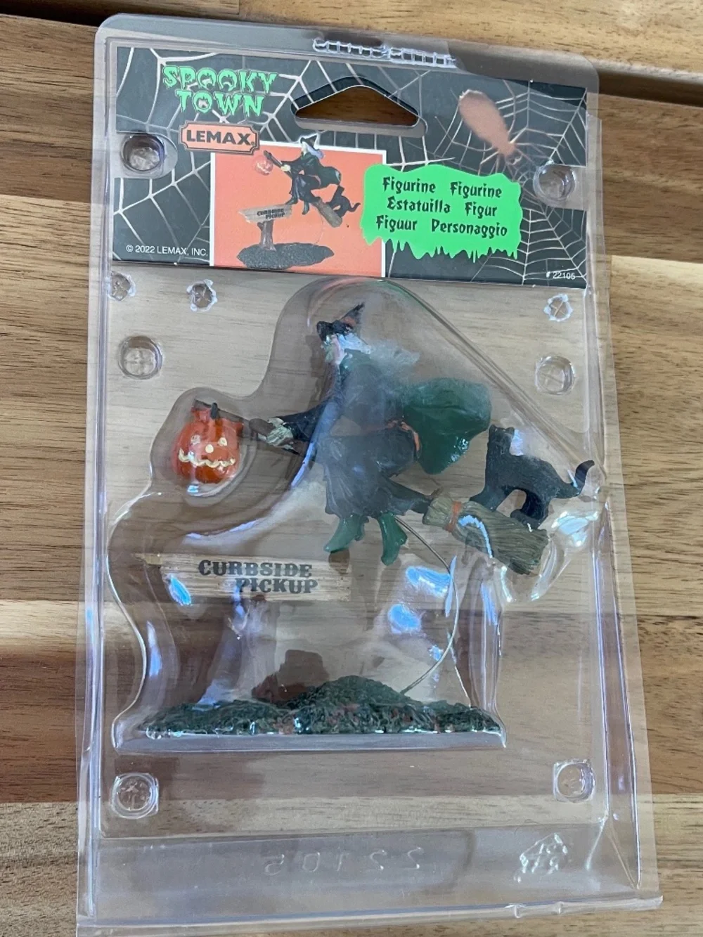 LEMAX Spooky Town - Title: Curbside Pickup - 2022 - Witch and black cat
